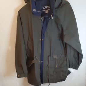 Totes Men's Olive Raincoat with Navy Accents Hoodie Large